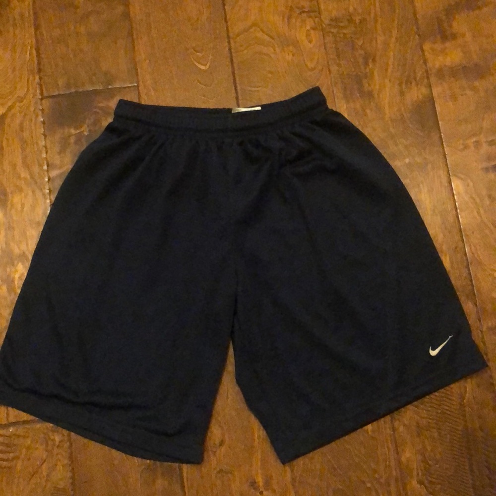Boys medium navy blue nike shorts
